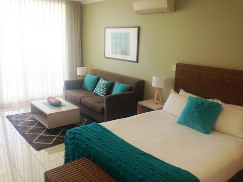 BASE Holidays - Ettalong Beach Premium Apartments - Surfers Paradise Gold Coast 34