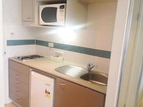BASE Holidays - Ettalong Beach Premium Apartments - Surfers Paradise Gold Coast 23