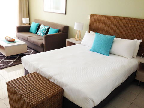 BASE Holidays - Ettalong Beach Premium Apartments - Surfers Paradise Gold Coast 38