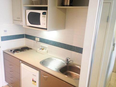 BASE Holidays - Ettalong Beach Premium Apartments - Surfers Paradise Gold Coast 25