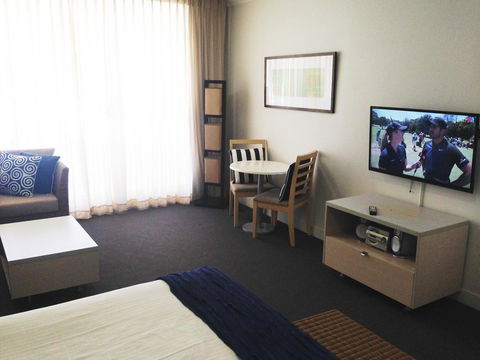 BASE Holidays - Ettalong Beach Premium Apartments - Surfers Paradise Gold Coast 40