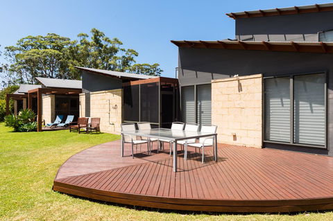 By The Beach B&B Self Contained Apartments - Surfers Paradise Gold Coast 2