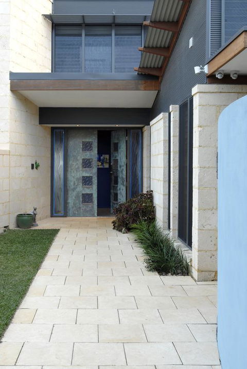 By The Beach B&B Self Contained Apartments - Surfers Paradise Gold Coast 4