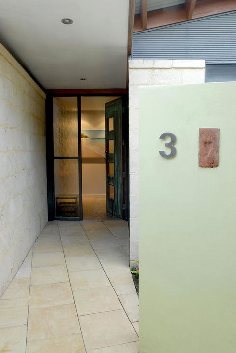 By The Beach B&B Self Contained Apartments - Surfers Paradise Gold Coast 26