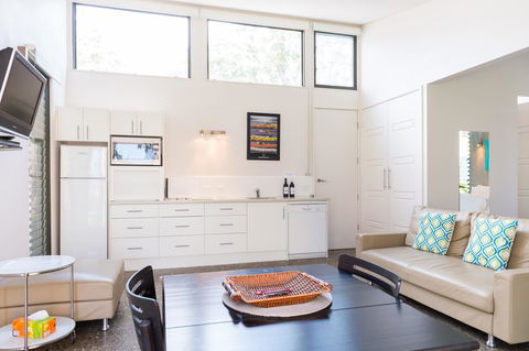 By The Beach B&B Self Contained Apartments - Surfers Paradise Gold Coast 15