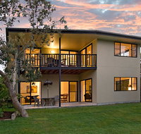 Suranadi Beach House 1 - Surfers Paradise Gold Coast