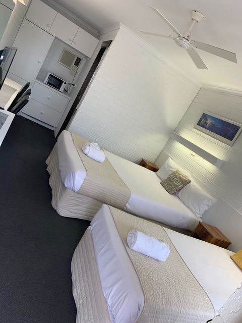 Coastal Bay Motel - Surfers Paradise Gold Coast 34