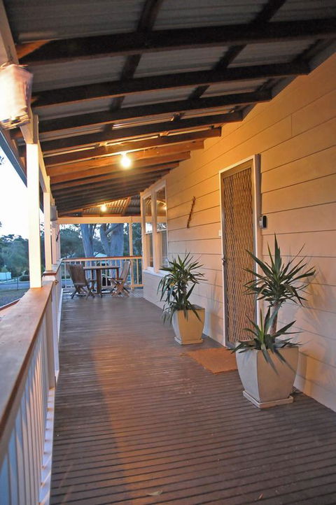 Bush & Bay Cottage - Surfers Paradise Gold Coast 19