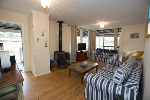 Bush & Bay Cottage - Surfers Paradise Gold Coast 7