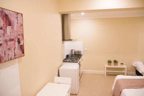 T&M HOUSE - Surfers Paradise Gold Coast 4