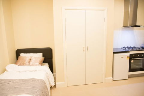 T&M HOUSE - Surfers Paradise Gold Coast 25