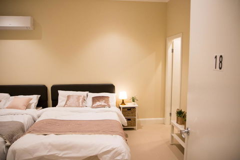 T&M HOUSE - Surfers Paradise Gold Coast 44