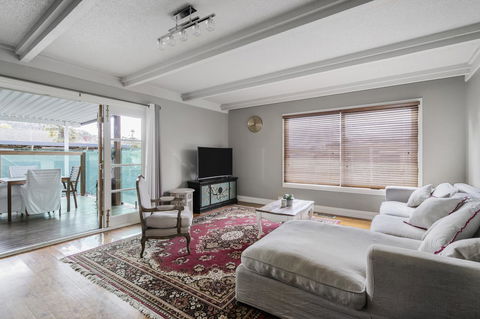 The Spa Cottage With HotTub, Netflix & Stan - Surfers Paradise Gold Coast 25