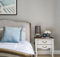 The Spa Cottage with HotTub Netflix  Stan - Surfers Paradise Gold Coast