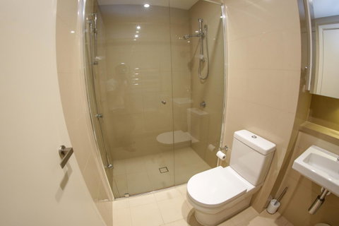 Olympic Park Sunshine 2 Bedrooms Apts With Private Parking - Surfers Paradise Gold Coast 18