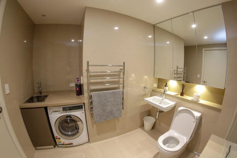 Olympic Park Sunshine 2 Bedrooms Apts With Private Parking - Surfers Paradise Gold Coast 16