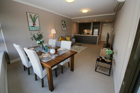 Olympic Park Sunshine 2 Bedrooms Apts With Private Parking - Surfers Paradise Gold Coast 10