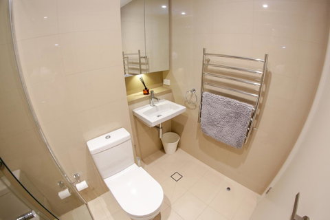 Olympic Park Sunshine 2 Bedrooms Apts With Private Parking - Surfers Paradise Gold Coast 17