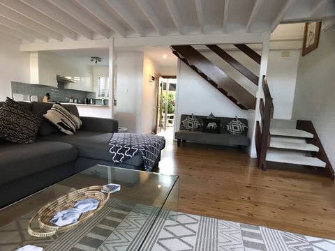 Treetops Everglades Villa - Surfers Paradise Gold Coast 2