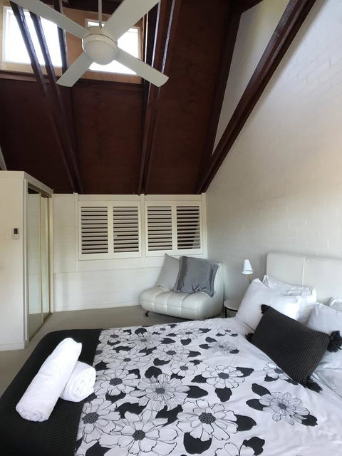 Treetops Everglades Villa - Surfers Paradise Gold Coast 4