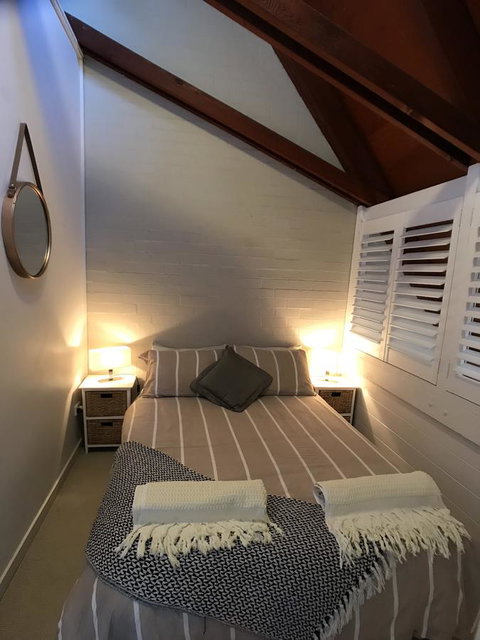 Treetops Everglades Villa - Surfers Paradise Gold Coast 6