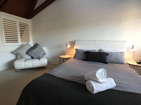 Treetops Everglades Villa - Surfers Paradise Gold Coast 25