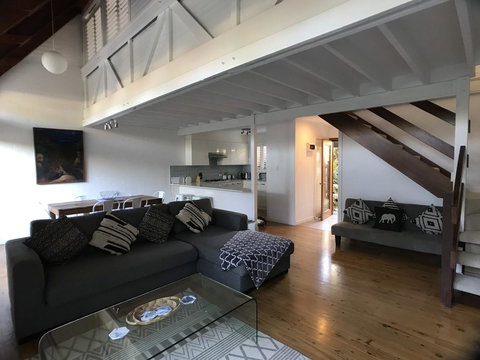 Treetops Everglades Villa - Surfers Paradise Gold Coast 11