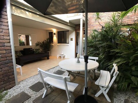 Treetops Everglades Villa - Surfers Paradise Gold Coast 18