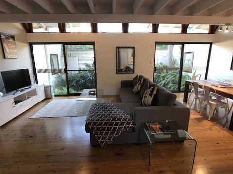 Treetops Everglades Villa - Surfers Paradise Gold Coast 1