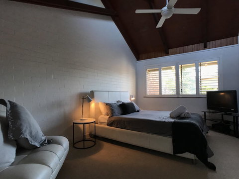 Treetops Everglades Villa - Surfers Paradise Gold Coast 26