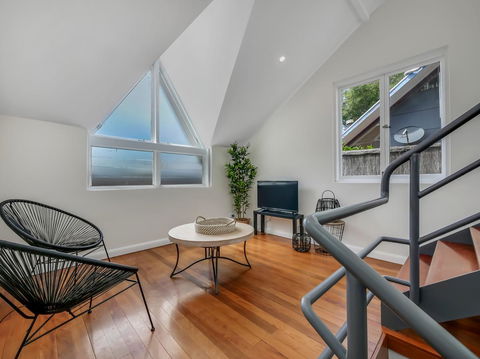 Large Terrace In Sydneyâ€™s Lower North Shore - Surfers Paradise Gold Coast 5