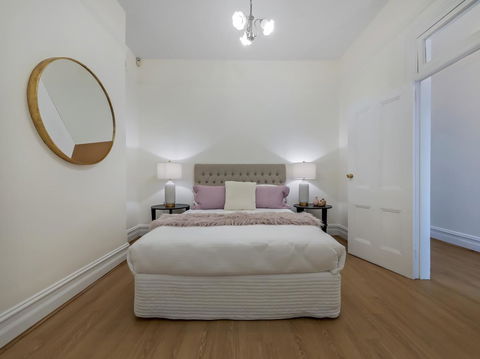 Large Terrace In Sydneyâ€™s Lower North Shore - Surfers Paradise Gold Coast 7