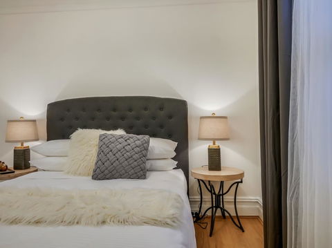 Large Terrace In Sydneyâ€™s Lower North Shore - Surfers Paradise Gold Coast 4