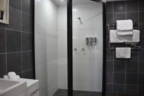 Pure Chalet Thredbo - Surfers Paradise Gold Coast 4