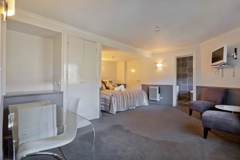 Pure Chalet Thredbo - Surfers Paradise Gold Coast 11