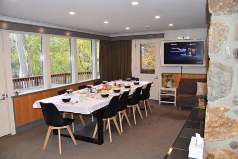 Pure Chalet Thredbo - Surfers Paradise Gold Coast 3