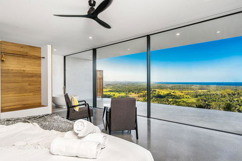 Sundays At Byron - Surfers Paradise Gold Coast 32