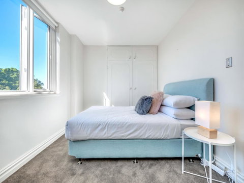 Panoramic Harbour Views And Unbeatable Comfort - Surfers Paradise Gold Coast 9