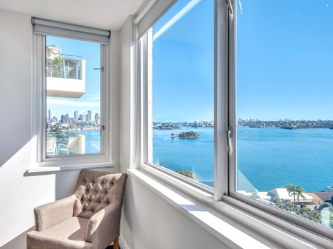 Panoramic Harbour Views And Unbeatable Comfort - Surfers Paradise Gold Coast 12