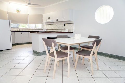 Nightcliff Foreshore Getaway - McKay Gardens - Surfers Paradise Gold Coast 7