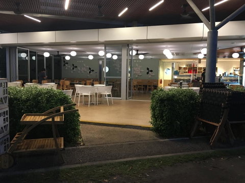 Nightcliff Foreshore Getaway - McKay Gardens - Surfers Paradise Gold Coast 21