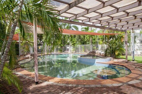 Nightcliff Foreshore Getaway - McKay Gardens - Surfers Paradise Gold Coast 1