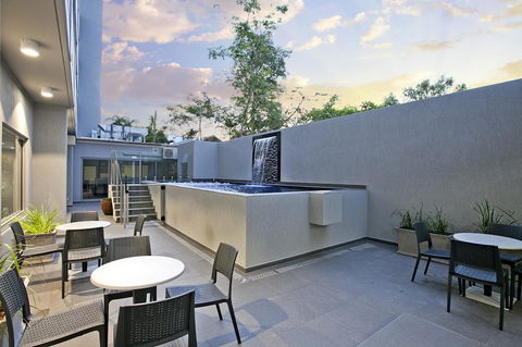 Argus Hotel Darwin - Surfers Paradise Gold Coast 2