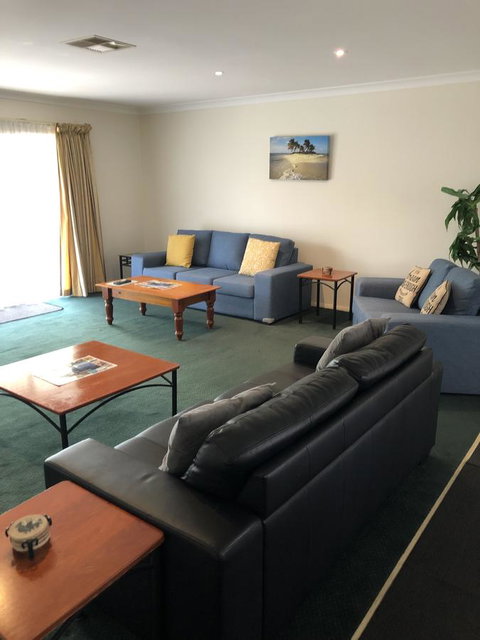 Beaches Serviced Apartments - Surfers Paradise Gold Coast 7