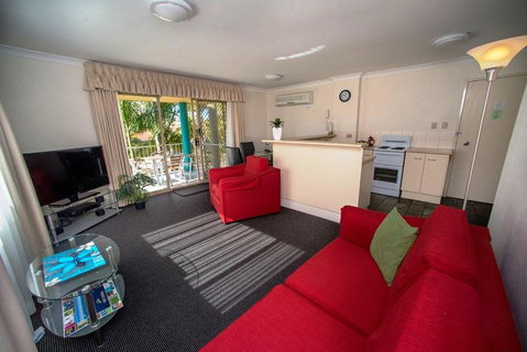 Beaches Serviced Apartments - Surfers Paradise Gold Coast 12