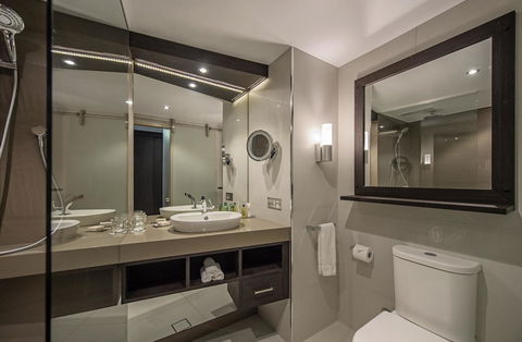 Hilton Darwin - Surfers Paradise Gold Coast 17