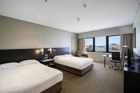 Hilton Darwin - Surfers Paradise Gold Coast 37