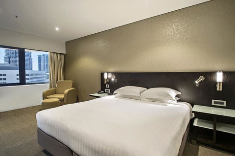 Hilton Darwin - Surfers Paradise Gold Coast 32