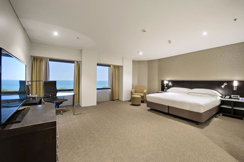 Hilton Darwin - Surfers Paradise Gold Coast 33