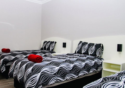 Erldunda Desert Oaks Resort - Surfers Paradise Gold Coast 1